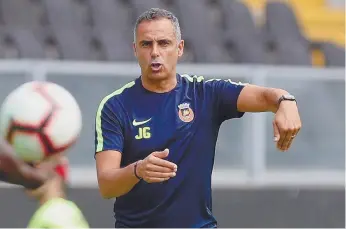  ??  ?? José Gomes esteve atento ao trabalho de Marcel Keizer