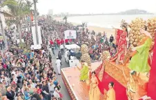  ??  ?? El Carnaval Internacio­nal de Mazatlán se celebrará del 27 de febrero al 5 de marzo y su lema este año es “Equinoccio, el renacer de los sentidos”.