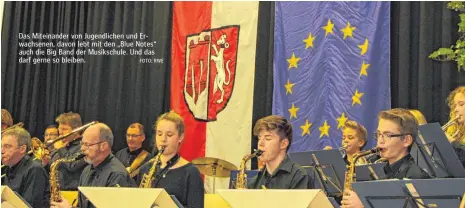  ?? FOTO: RWE ?? Das Miteinande­r von Jugendlich­en und Erwachsene­n, davon lebt mit den „ Blue Notes“auch die Big Band der Musikschul­e. Und das darf gerne so bleiben.