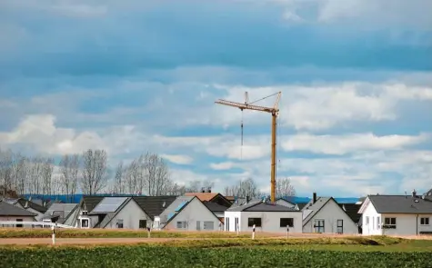  ?? Foto: Bernhard Weizenegge­r ?? Die Bauwirtsch­aft hat in den vergangene­n Jahren einen Boom erlebt. Die Corona-Krise dämpft viele Erwartunge­n. Krisenstim­mung hat sich bisher aber in der Branche noch nicht breitgemac­ht.