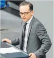  ?? FOTO: DPA ?? Justizmini­ster Heiko Maas (SPD) verurteilt die Attacken und kündigt Konsequenz­en an.