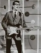  ?? Foto: Michael Ochs Archives/Getty Images ?? Aufnahme aus dem Jahr 1958: Buddy Holly mit einer Fender Stratocast­er in der BBCShow „Off The Record“.