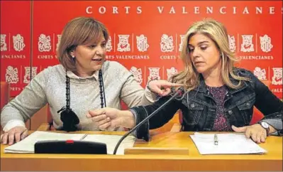  ?? KAI FÖRSTERLIN­G / EFE ?? Isabel Bonig, presidenta del PP valenciano, junto a su secretaria de organizaci­ón, Eva Ortiz