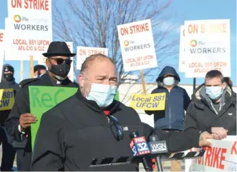  ?? ARISE CHICAGO ?? Edwin Arroyo, a senior maintenanc­e mechanic at ReConserve, speaks Monday after workers went on strike at the Hodgkins company.