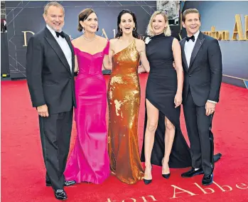  ??  ?? Family unit: Hugh Bonneville, Elizabeth Mcgovern, Michelle Dockery, Laura Carmichael and Allen Leech at the Downton premiere