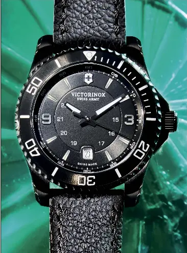 Victorinox maverick deals black edition