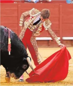  ??  ?? El Juli cortó una oreja al cuarto toro de la tarde