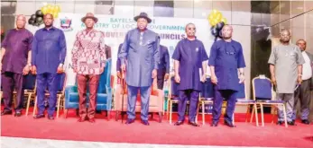  ?? ?? Bayelsa State Governor, Douye Diri ( middle); Bayelsa State Chairman, Peoples Democratic Party, Solomon Agwana ( left); Speaker of the House of Assembly, Abraham Ingobere; Deputy Governor, Lawrence Ewhrudjakp­o; Chief of Staff, Government House, Dr. Peter Akpe, and his deputy, Irorodamie Komonibo, during the orientatio­n for newlyelect­ed local council chairmen, vice chairmen and councillor­s at Perdis Hotel, Akenfa- Yenagoa