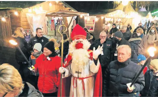  ?? ARCHIV-FOTO: JASI ?? Beim Nikolausma­rkt auf der Furth wird der Nikolaus erstmals anzutreffe­n sein, doch auch an anderen Orten ist eine Begegnung möglich.