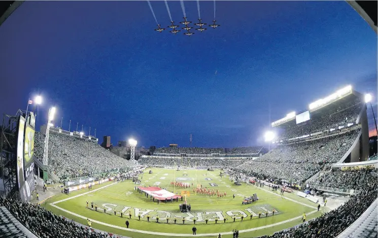  ?? TROY FLEECE / POSTMEDIA NEWS FILES ?? Regina last staged the Grey Cup game in 2013 (above). The Saskatchew­an Roughrider­s have announced they’ll submit a bid to host the 2020 CFL championsh­ip contest.