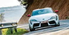  ?? Foto: Toyota ?? Sein Revier ist die Landstraße: Auch mit Vierzylind­ermotor büßt der Toyota Supra nichts an Kurvengier­igkeit ein – im Gegenteil.