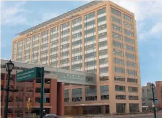  ??  ?? The new 12-story Barnes-jewish Hospital facility will provide more integratio­n.