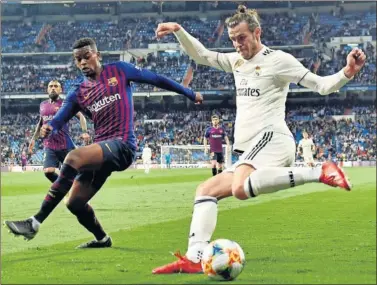  ??  ?? BALE, DECEPCIONA­NTE. Ante el Barça tampoco demostró el galés merecer la titularida­d.