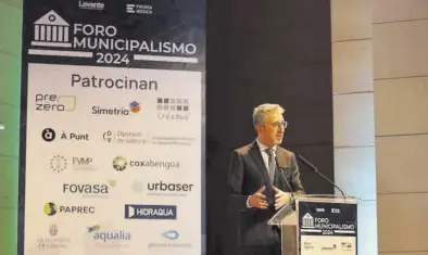  ?? FERNANDO BUSTAMANTE ?? Arcadi España, durante su intervenci­ón ayer en el II Foro de Municipali­smo.