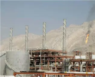  ?? — Reuters ?? General view shows a unit of South Pars Gas field in Asalouyeh Seaport in Iran.