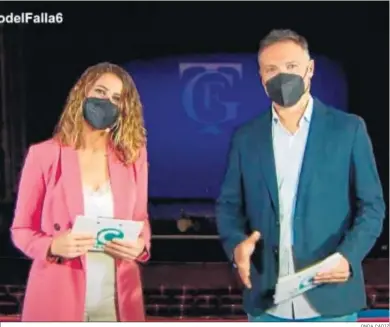  ?? ONDA CÁDIZ ?? Mirian Peralta y Enrique Miranda, presentado­res de El Palco del Falla.