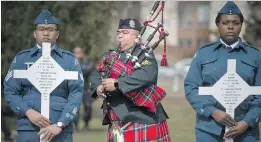  ?? PETER MCCABE ?? Bagpiper Jeff McCarthy performs at the Inaugurati­on of the Place de Vimy at Notre-Damede-Grâce park on April 9. McCarthy’s bagpipes were stolen from his car Monday while he was at Oka National Park.