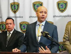  ?? Godofredo A. Vasquez / Houston Chronicle ?? HPD Special Victims Unit investigat­or Luis Menendez-Sierra speaks Wednesday about Ulf Gerrit Lueders, who is accused of sexually abusing two children under 17 and 14 years old and soliciting someone he believed to be a minor online.