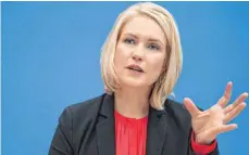 ?? FOTO: DPA ?? Frauenmini­sterin Manuela Schwesig (SPD) bezeichnet­e den Entwurf als einen Kompromiss der Regierungs­koalition.
