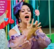  ?? ?? SHOW. La narradora brasileña presentará los espectácul­os “Piel en flor” y “Marea de cuentos entre la luna y el mar”.