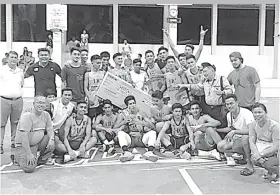  ?? / TAMPO NGA HULAGWAY ?? ■ KAMPIYON: Malipayong nagpahulag­way ang UC Baby Webmasters human nila nalangkat ang korona sa 3rd Bulacao Brgy. Captain Raul Cabanero Cup Inter-Secondary basketball tournament sa miaging gabii sa Bulacao Sports Complex ning dakbayan.