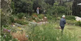  ??  ?? Visitors enjoy the Wiehan garden during the Plett Open Garden Day on 9 November.