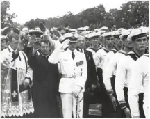  ??  ?? Left: Winston Churchill with sailors from HMS Exeter and HMS Ajax
Right: Captain Hans Langsdorff