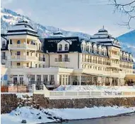  ??  ?? Das Grand Hotel Lienz, mitten in der Dolomitens­tadt, ist eines der TopWellnes­shotels im Süden Österreich­s