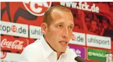  ?? FOTO: ACKERMANN/DPA ?? „Es geht um einen Plan auf dem Platz“, sagt der neue FCK-Trainer Jeff Strasser. Vielleicht sieht man seine Handschrif­t ja schon heute Abend.