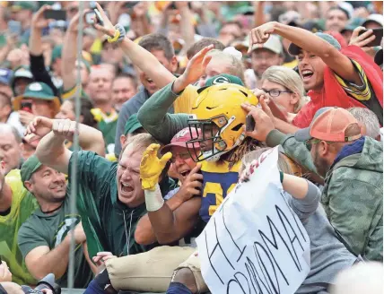  ?? JOURNAL SENTINEL RICK WOOD / MILWAUKEE ?? The season ticket waiting list for Green Bay Packers games was 747 names shorter this season.