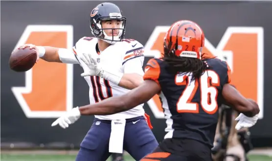  ?? | FRANK VICTORES/ AP ?? Bears quarterbac­k Mitch Trubisky completed 25 of 32 passes for 271 yards and a 112.4 passer rating Sunday against the Bengals’ depleted defense.