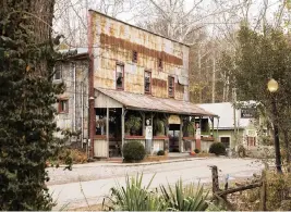  ?? JAMES BROSHER For The Washington Post ?? The Story Inn in Story, Ind., is on the edge of Brown County State Park.