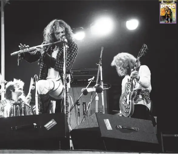  ?? ?? Clive Bunker, Ian Anderson e Martin Barre (Isle of Wight Festival, 30 agosto 1970).