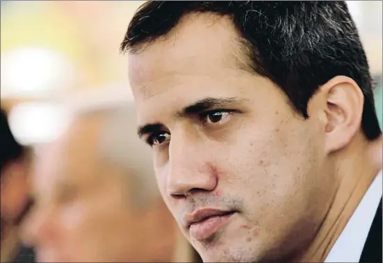  ?? REDACCIÓN / AP ?? Guaidó cuenta con el apoyo de otro opositor, Leopoldo López, y de Estados Unidos