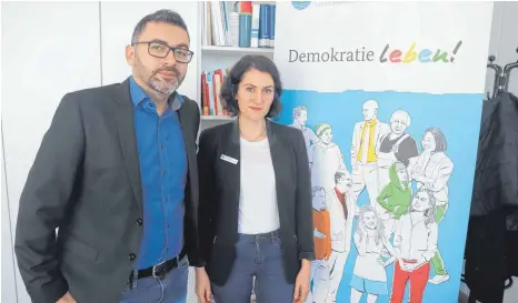  ?? FOTO: AT ?? Vor allem im Bereich der Extremismu­spräventio­n sei das Geld gut angelegt, sagen Yalcin Bayraktar und Miriam Macak.