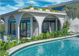  ?? ?? Villa Casa, at 15 Abbey Ridge Rd, Reedy Creek, has sold for about $9 million.