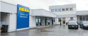  ?? FOTO: ANNETTE VINCENZ ?? Seit Januar 2016 gibt es in Ravensburg eine Bestell- und Abholstati­on des Möbelriese­n Ikea. Doch ob die Station dauerhaft bleibt, war zunächst nicht klar.