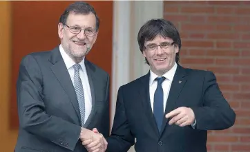  ??  ?? El jefe del Ejecutivo español, Mariano Rajoy, y el presidente de la Generalita­t, Carles Puigdemont, en 2016.