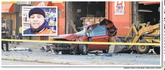  ?? DANNY IUDICI FOR NEW YORK DAILY NEWS ?? Police investigat­e scene of crash on Atlantic Ave. in East New York, Brooklyn, on Wednesday. Passenger Tyrone “Snuggs” Scott (inset) died.