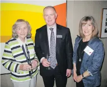  ??  ?? From left, Marg Southern, MRU vice-president Paul Rossmann and Mary Lougheed.