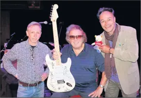  ??  ?? Slice of American Pie… legend Don McLean is pictured with Dave Allen (left) and Andy Goss, from Rainbows hospice.