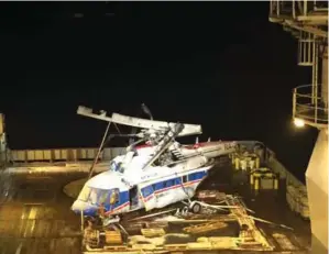  ?? FOTO: HAVARIKOMM­ISJONEN / NTB SCANPIX ?? Helikopter­et som styrtet i sjøen utenfor Barentsbur­g 26. oktober i fjor med åtte personer om bord, ble funnet på over 200 meters dyp tre dager etter ulykken. Én person ble samme kveld funnet omkommet et stykke fra vraket. Den 4. november ble vraket...