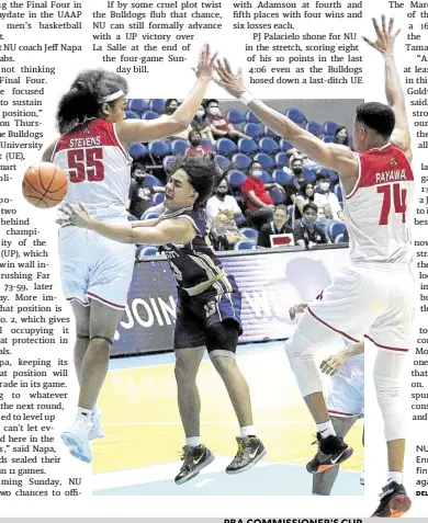  ?? —AUGUST DELA CRUZ ?? NU’s Steve Nash Enriquez (middle) finds a passing lane against UE.