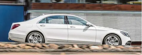  ??  ?? Ihre Majestät, die neue Mercedes Benz S Klasse.