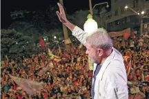  ?? RICARDO STUCKERT ?? Viagem. Lula durante caravana, ontem, na cidade de Vitória