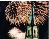  ?? RP-ARCHIVFOTO: EDWIN PINZEK ?? St. Lambertus in Erkelenz mit Feuerwerk.