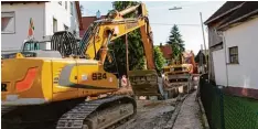  ?? Foto: Ingeborg Anderson ?? Für mehr als 1,1 Millionen Euro wurde die Dorfstraße in Wehringen 2013 erneuert. Die Straßenaus­baubeiträg­e sind nun ein Landesthem­a.