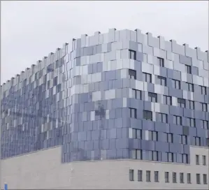  ??  ?? Désormais au 36, rue du Bastion, le siège de la PJ de Paris dispose d’un bâtiment ultramoder­ne, plus en adéquation avec ses besoins, plus adaptés aux nouvelles normes de sécurité.