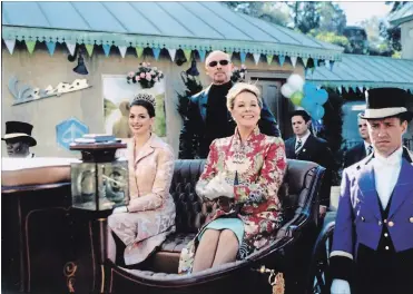  ?? FILE PHOTO ?? Anne Hathaway, Hector Elizondo and Julie Andrews in “The Princess Diaries.”