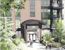  ??  ?? Senneville residents have rejected the proposed Boisé Pearson project, pictured in a video screen grab, featuring two buildings with 126 units.